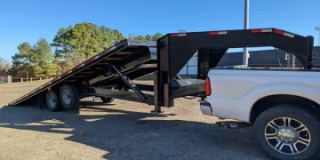 Hydraulic Tilt Gooseneck Trailer for Heavy Apparatus Delivery
