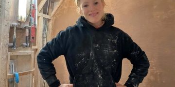 Plumber cancels paintings, heads to parliament