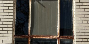 Balancing functionality and preservation: Methods for ancient steel window rehabilitation in public structures