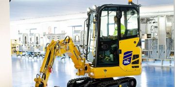 Komatsu electrical mini gives ‘lifelike running day’ operation