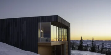 Iciness retreat impressed through the Jap artwork shape