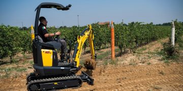 New Holland debuts 5 new built-in-house mini excavators at ConExpo