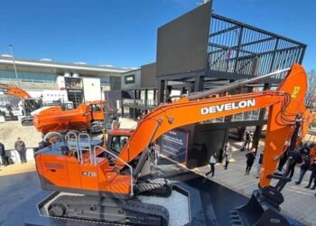 Develon finds new era of crawler excavators