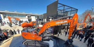 Develon finds new era of crawler excavators