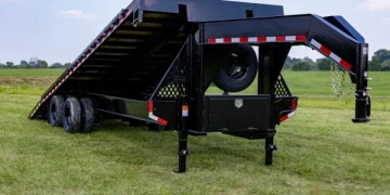 Tilt Deck Gooseneck Trailer for Heavy Apparatus and Automobile Hauling