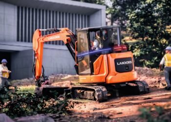 Hitachi displays thought mini excavator