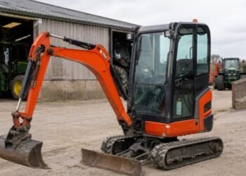 Farmers warned after £22k digger stolen in on-line rip-off