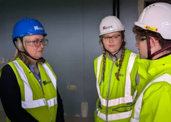 Minister vows motion on building apprentice dropout fee