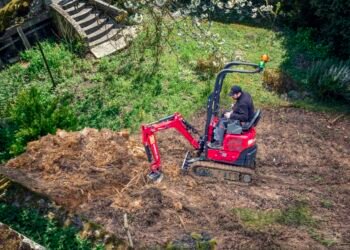 Yanmar launches SV10 mini excavator at SaMoTer