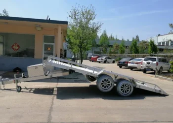 Why Are So Many Consumers Switching to Flatbed Tilt Trailers