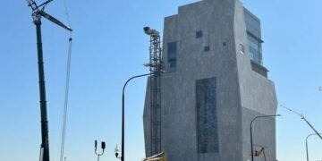 Obama Heart Opens The Doorways as Subcontractors Say Invoices Stay Unpaid