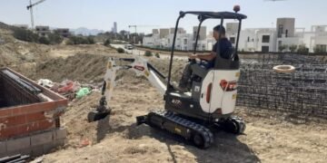 Centro De Gestión Expands Fleet with Bobcat E17z Mini Excavator