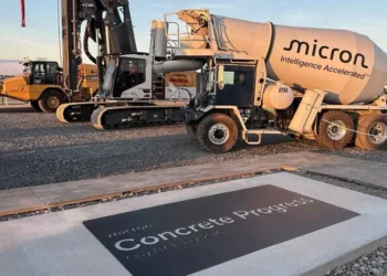 Micron pours first concrete at 0B New York chip fab Micron pours first concrete at 0B New York chip fab