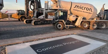 Micron pours first concrete at 0B New York chip fab