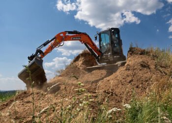 Develon launches upgraded model of mini-excavator Develon launches upgraded model of mini-excavator