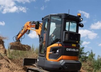 Develon introduces up to date DX35Z-7 mini excavator