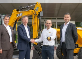 JCB suits LiveLink telematics as usual throughout mini excavators and dumpers