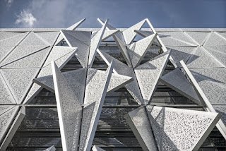 Dynamic Construction Facades: Designing Adaptive, Responsive, and Prime-Efficiency Architectural Skins