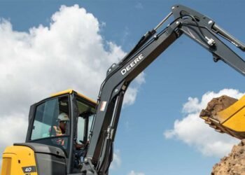 John Deere provides compact excavator to lineup John Deere provides compact excavator to lineup