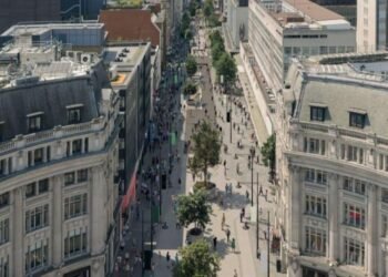Sadiq Khan hails ‘momentous instance’ as Oxford Side road is pedestrianised | Information Sadiq Khan hails ‘momentous instance’ as Oxford Side road is pedestrianised | Information