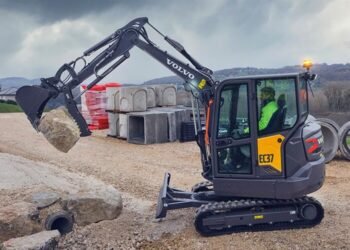 Volvo CE and Herc Leases spouse on massive order of three.7-ton compact excavators Volvo CE and Herc Leases spouse on massive order of three.7-ton compact excavators